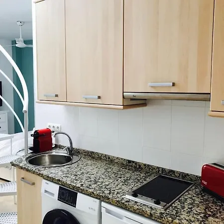 The Black Rose Rooftop Center Apartment